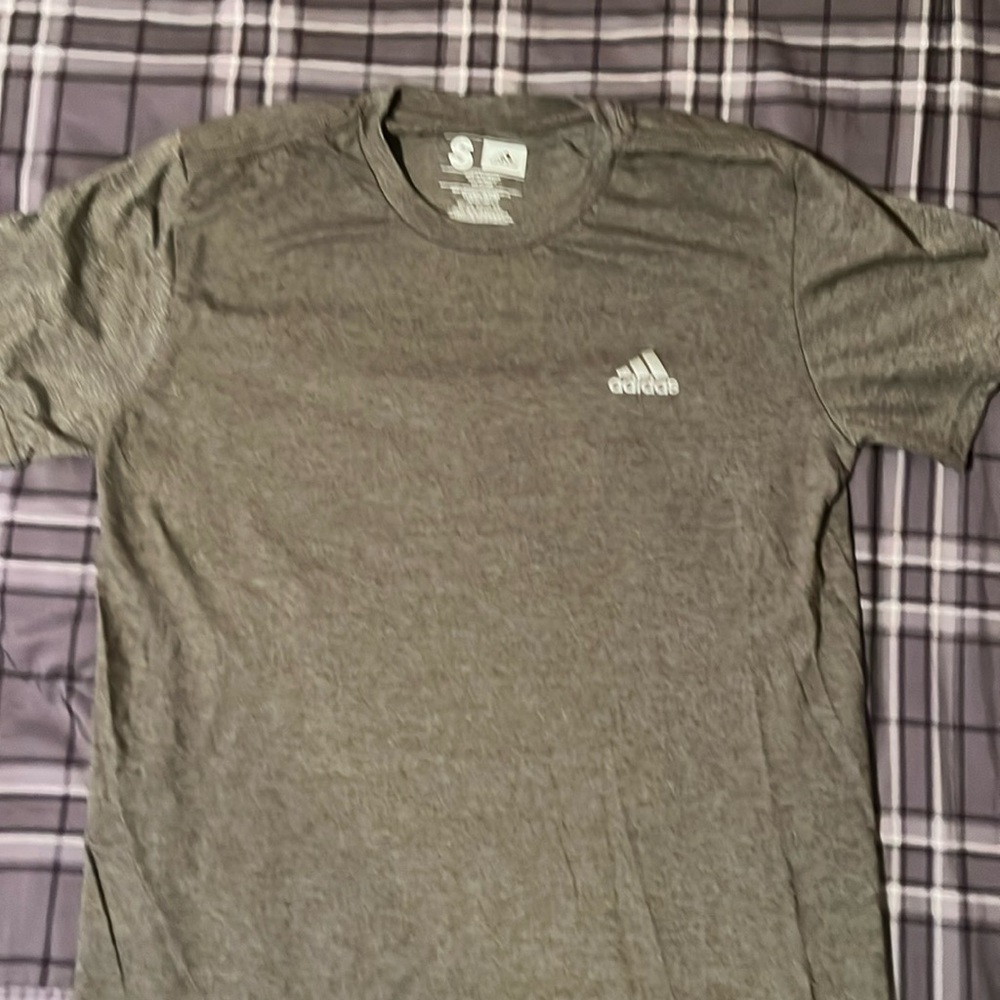 Adidas t shirt